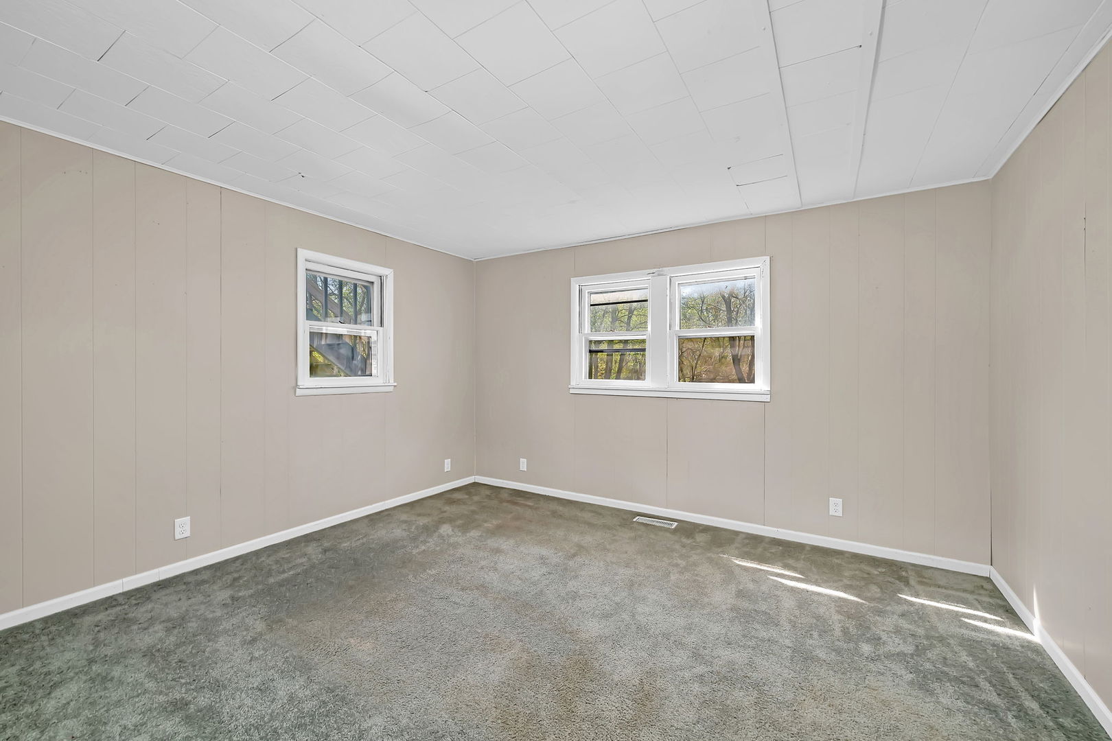 850 E Washington Street Property Photo 5