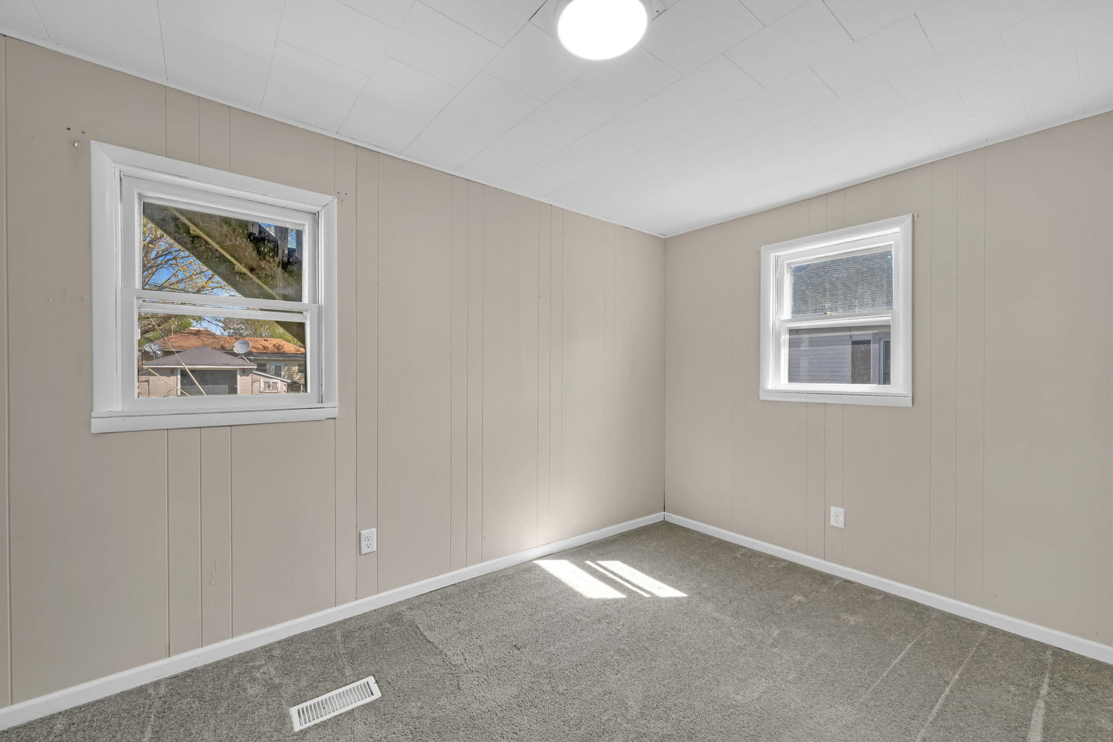 850 E Washington Street Property Photo 17