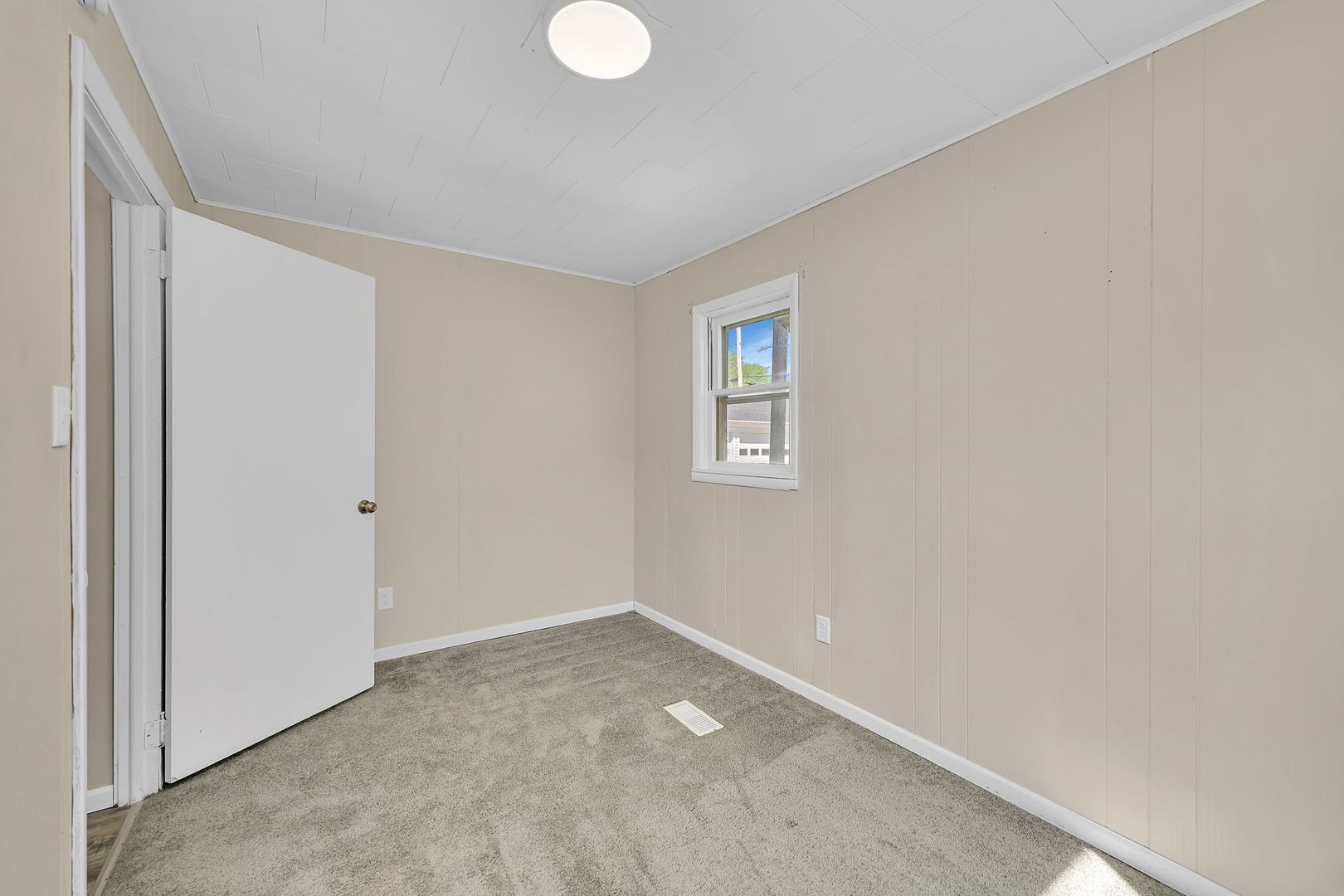 850 E Washington Street Property Photo 18