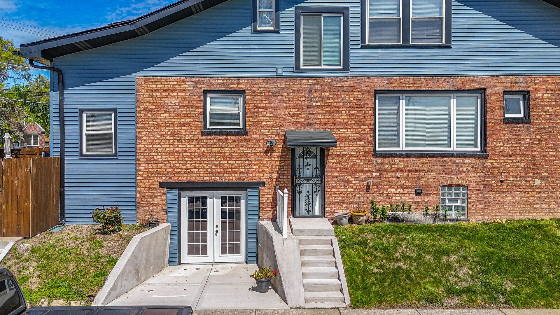 9712 W Shore Drive Property Photo 4