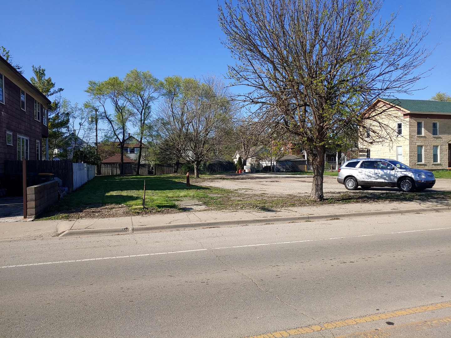 557 E Jackson Street Property Photo 5