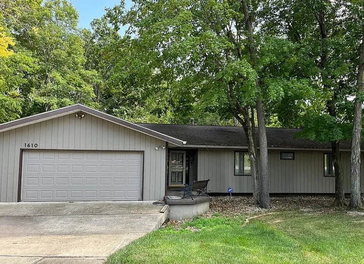 1610 Robin Court
