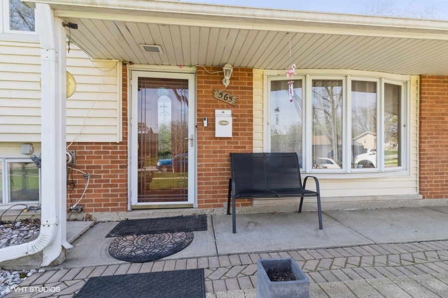 565 Flagstaff Lane Property Photo 3