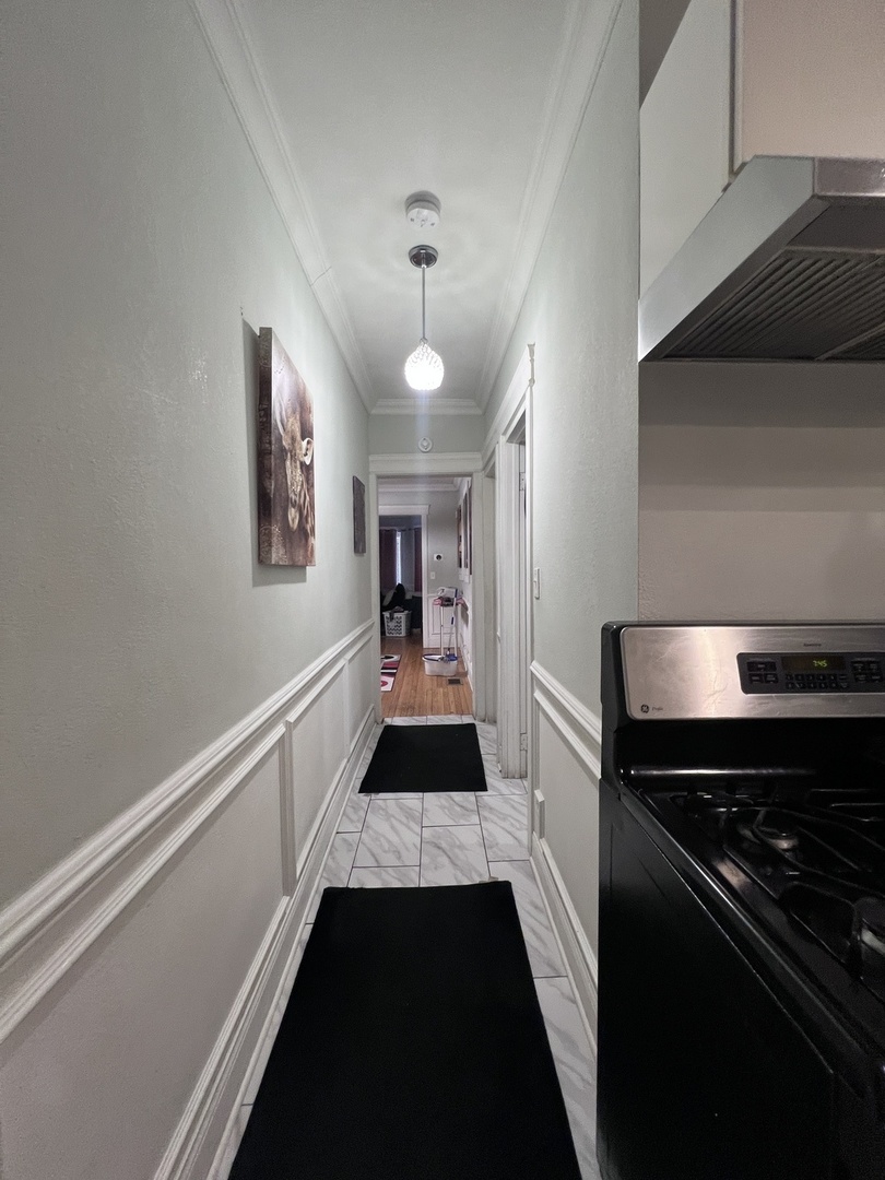 6331 S Throop Street Property Photo 8