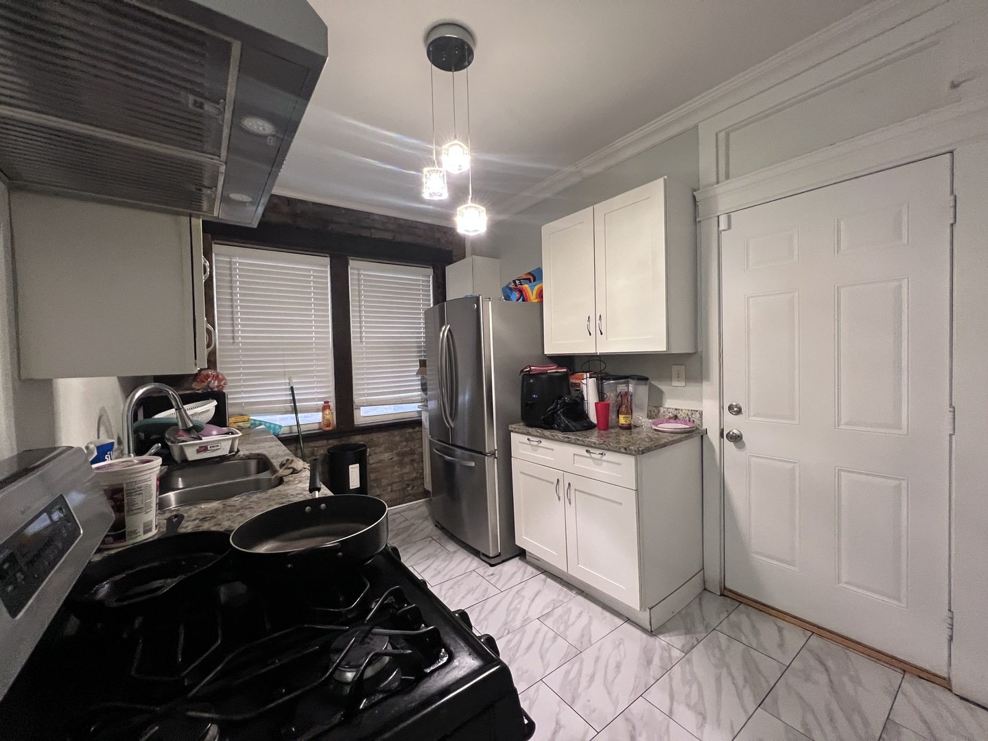 6331 S Throop Street Property Photo 10