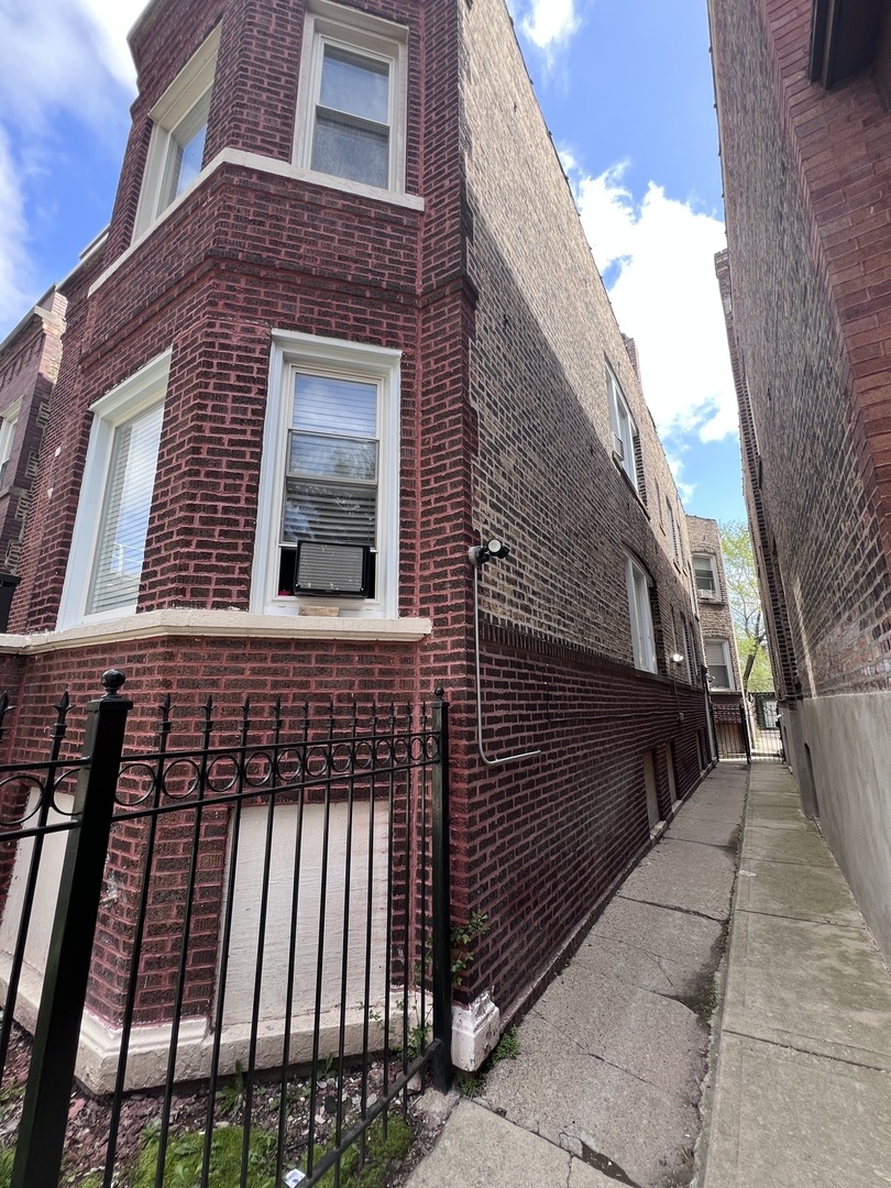 6331 S Throop Street Property Photo 18