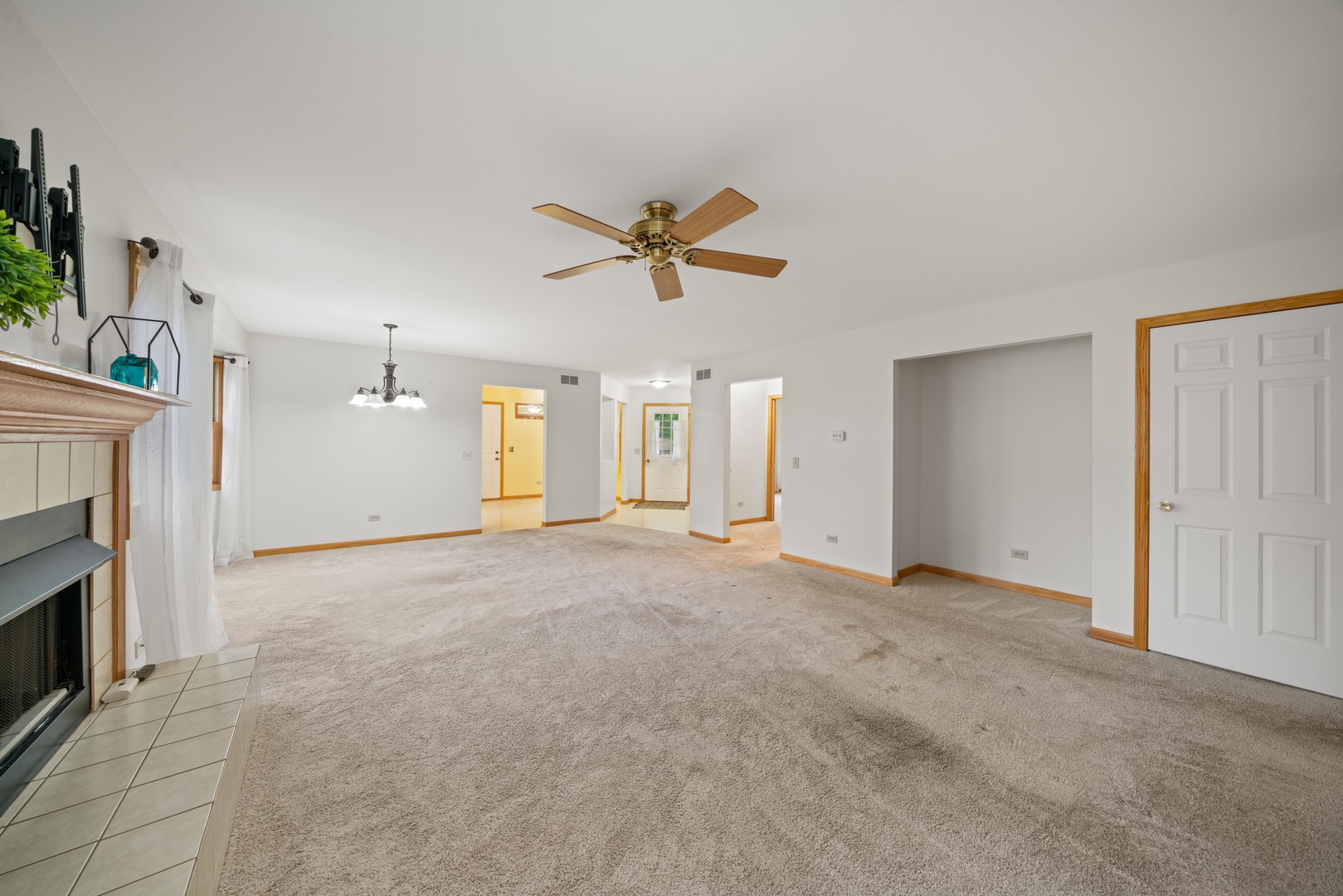 471 W Miller Avenue Property Photo 3