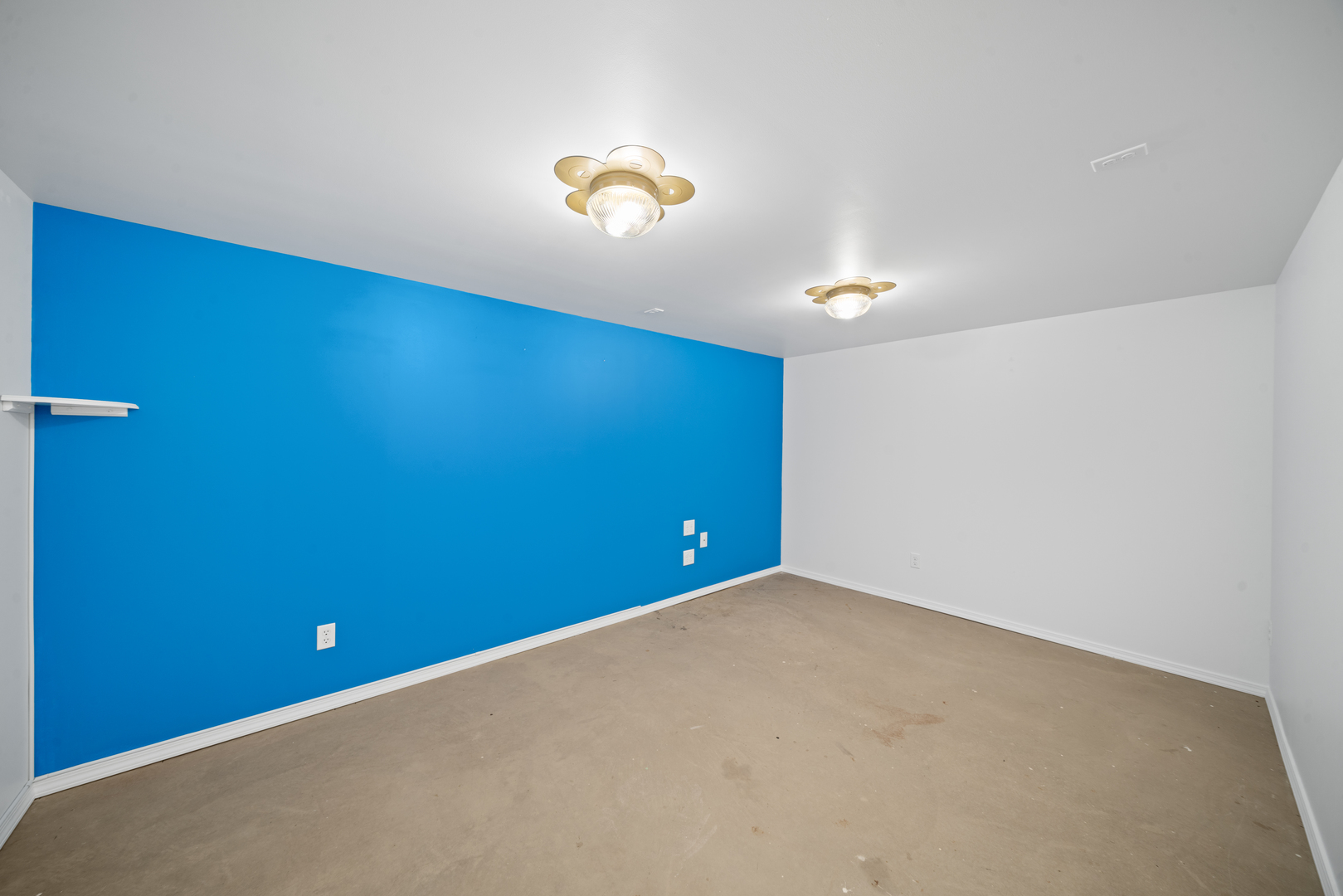 471 W Miller Avenue Property Photo 24