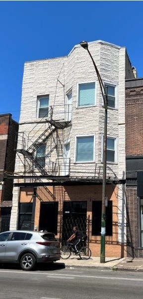 2750 W Cermak Road 2r Property Photo
