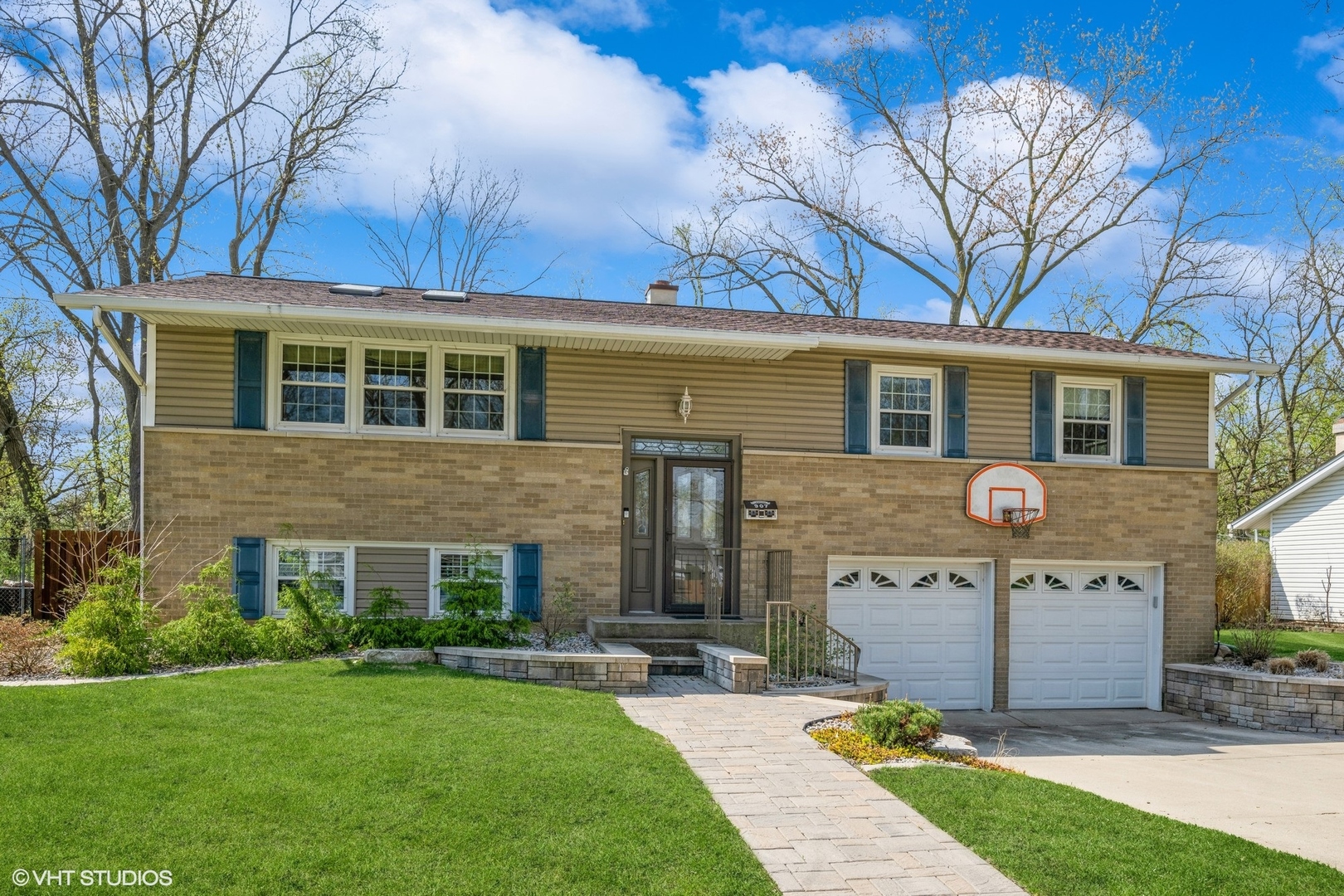907 E Schirra Drive Property Photo