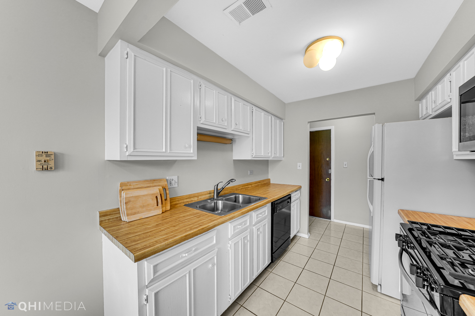 66 Commonwealth Ct Property Photo 5