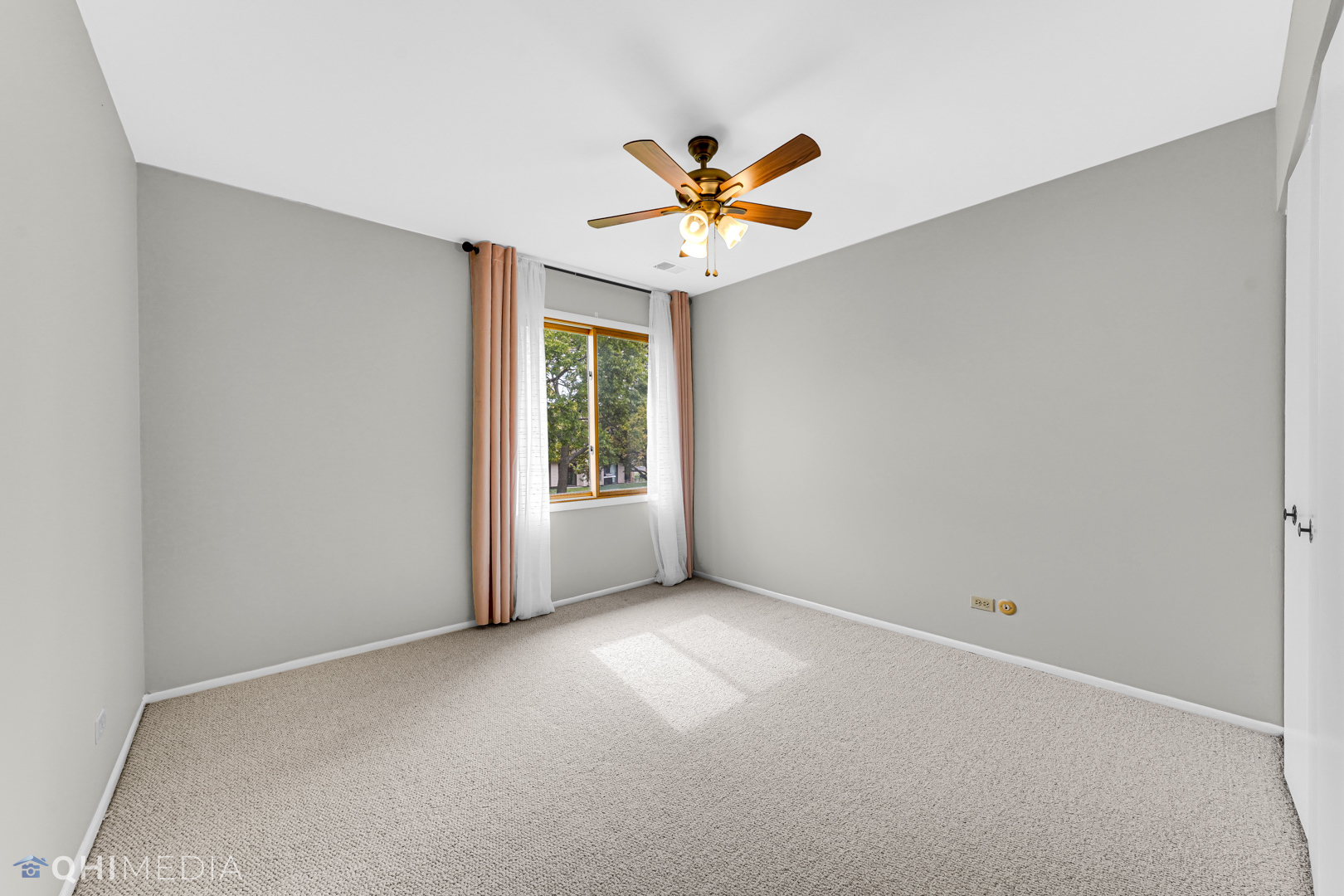 66 Commonwealth Ct Property Photo 8