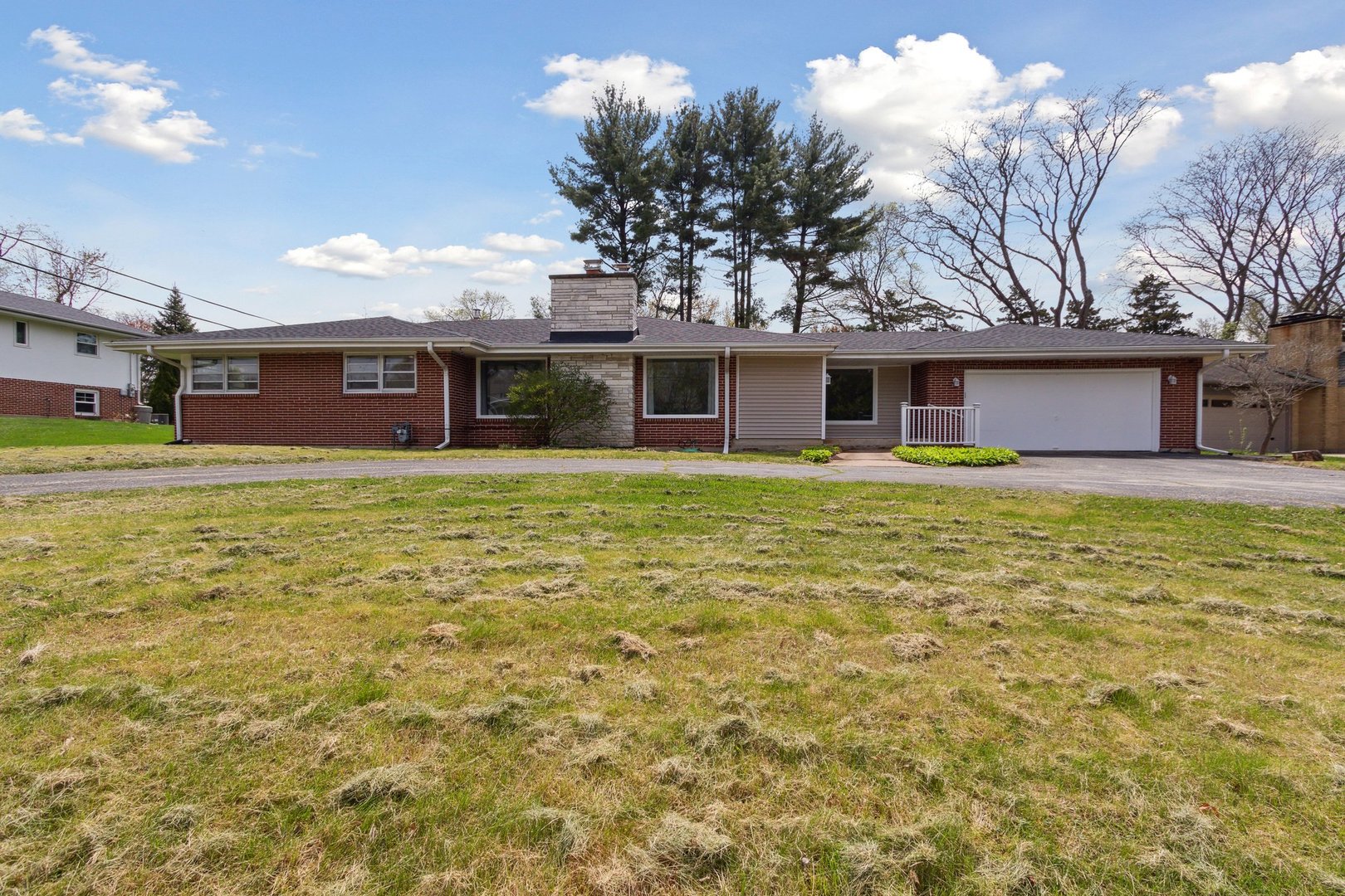 1907 Edgebrook Drive Property Photo