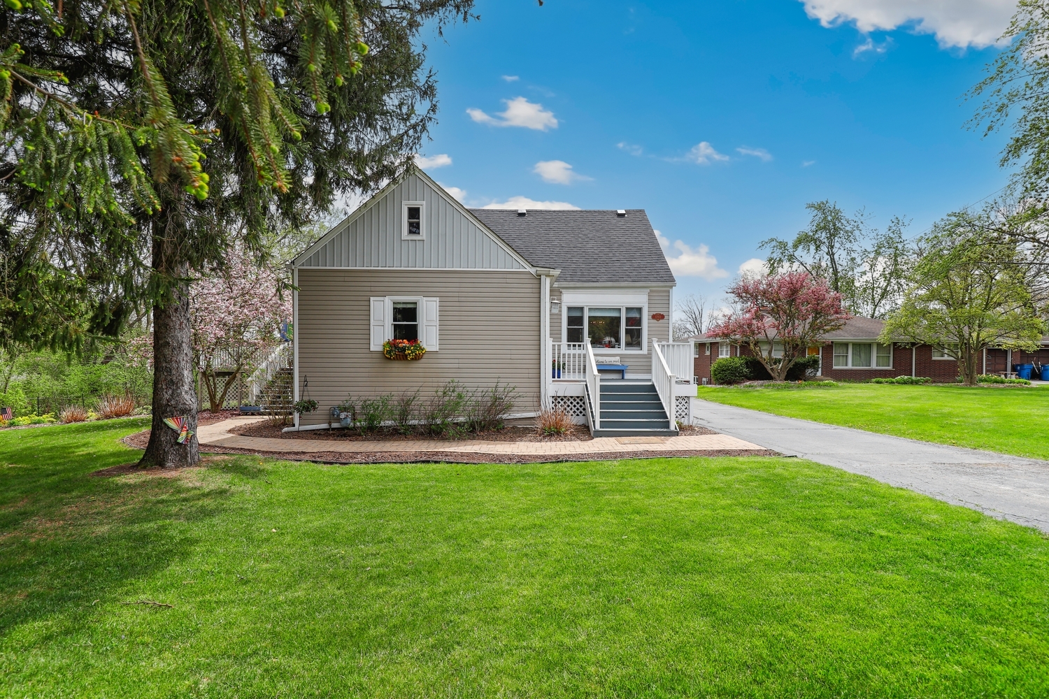 12921 Archer Avenue Property Photo