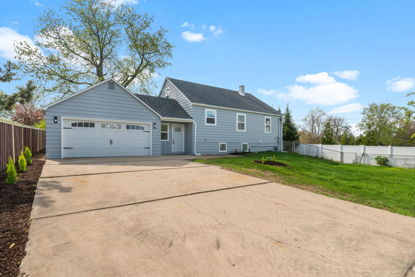 9048 Oneill Drive Property Photo 3