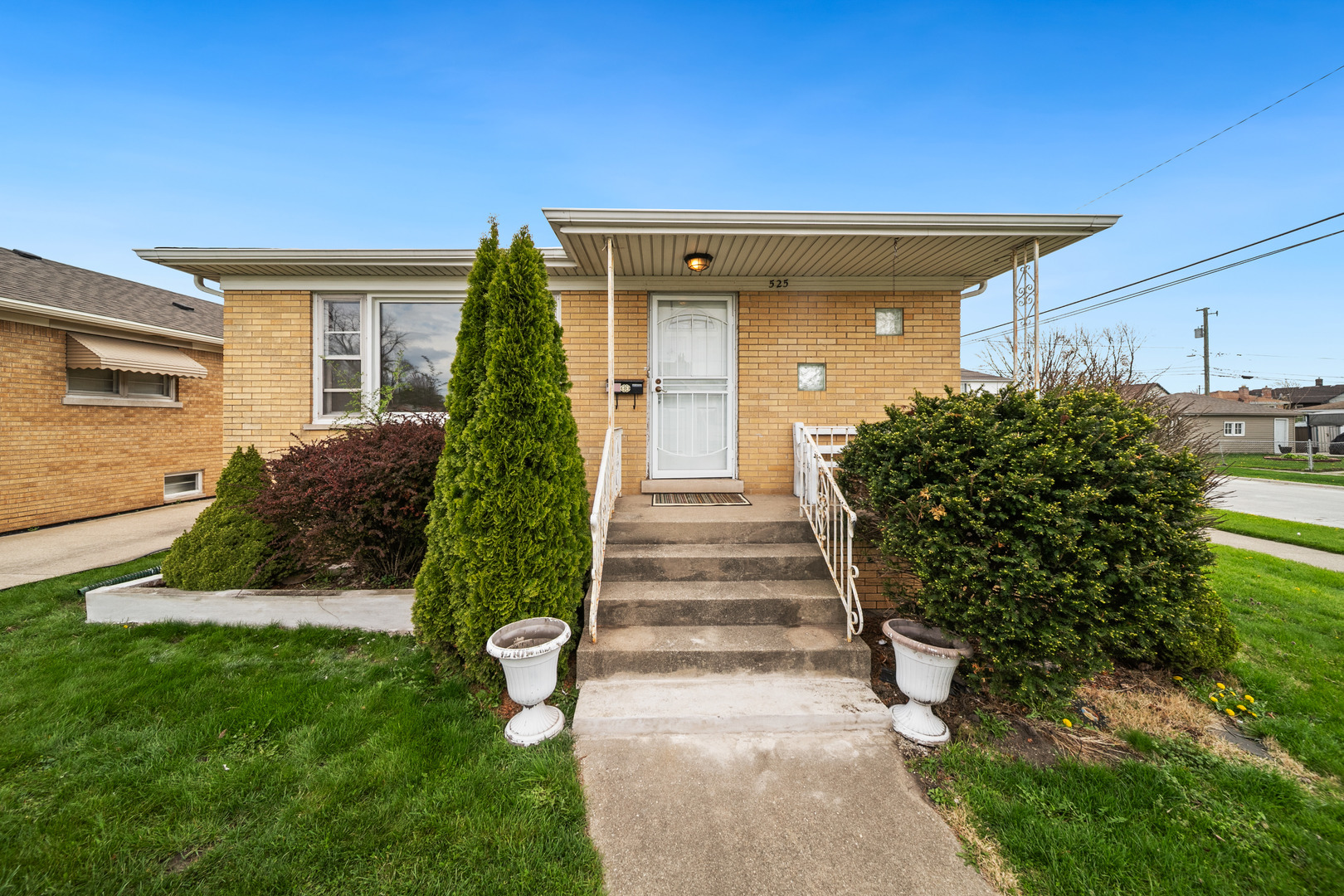 525 Mackinaw Avenue Property Photo 1
