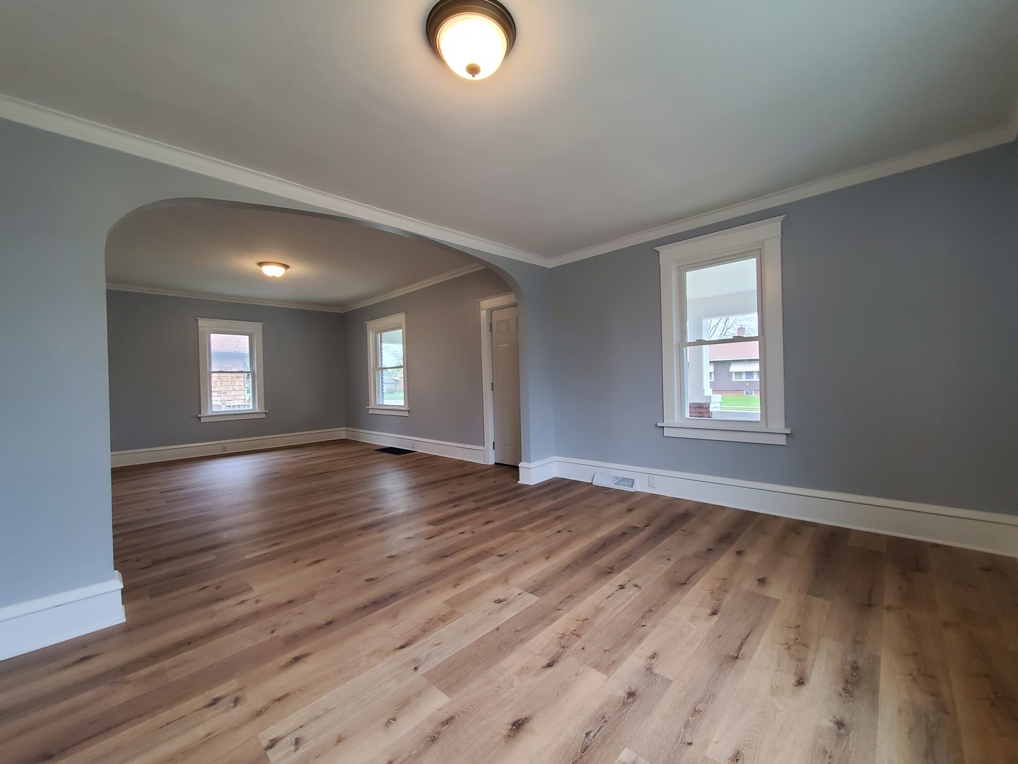 811 E 12th Street Property Photo 6