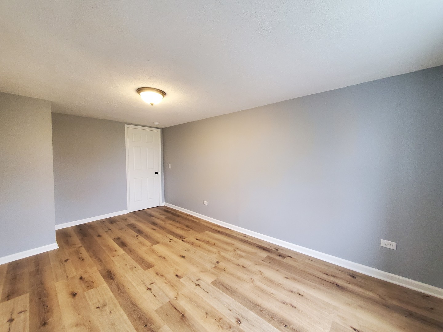 811 E 12th Street Property Photo 13