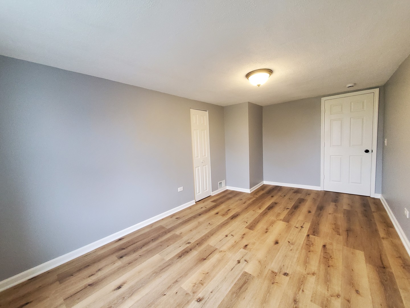 811 E 12th Street Property Photo 14