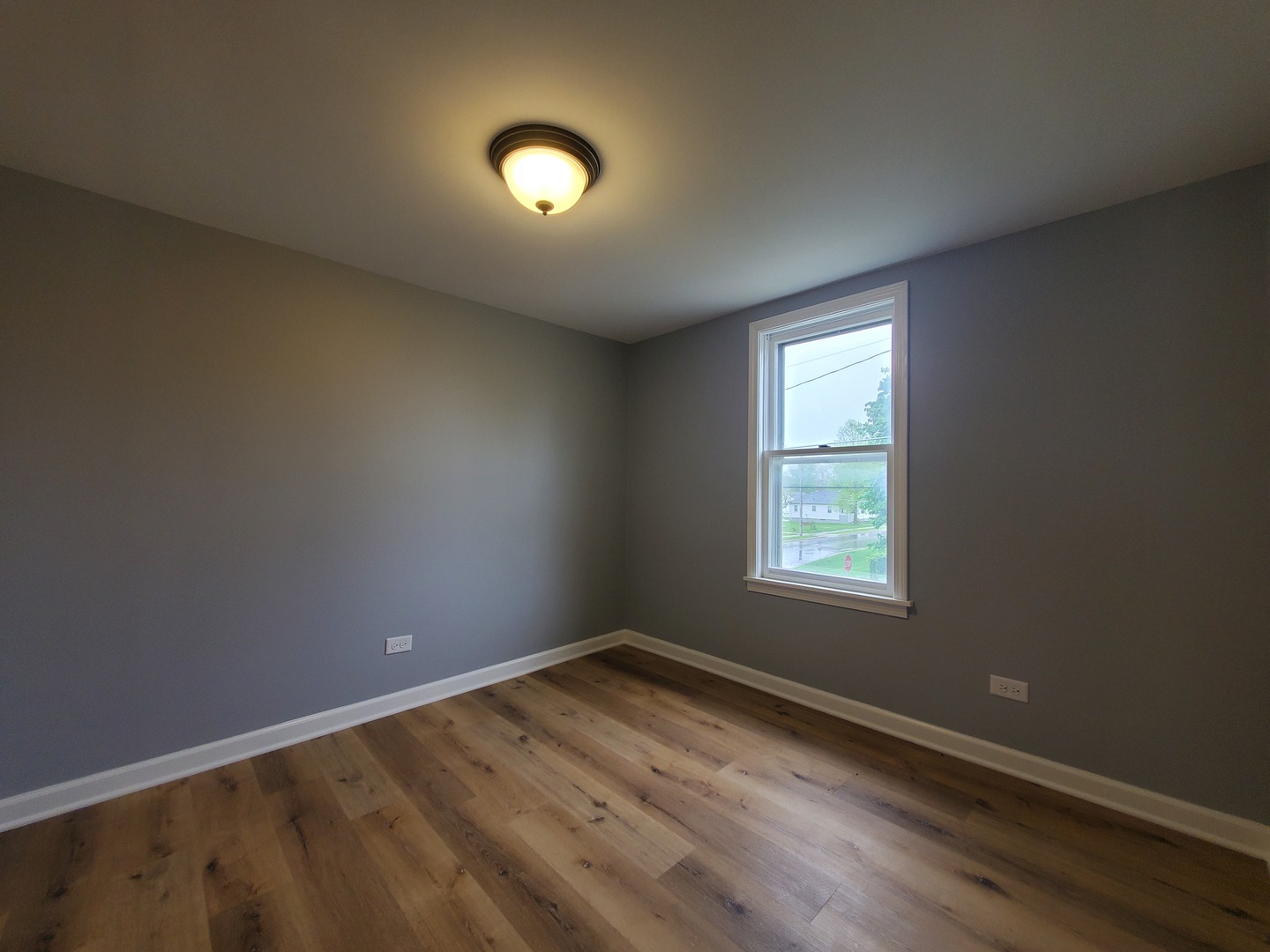 811 E 12th Street Property Photo 15