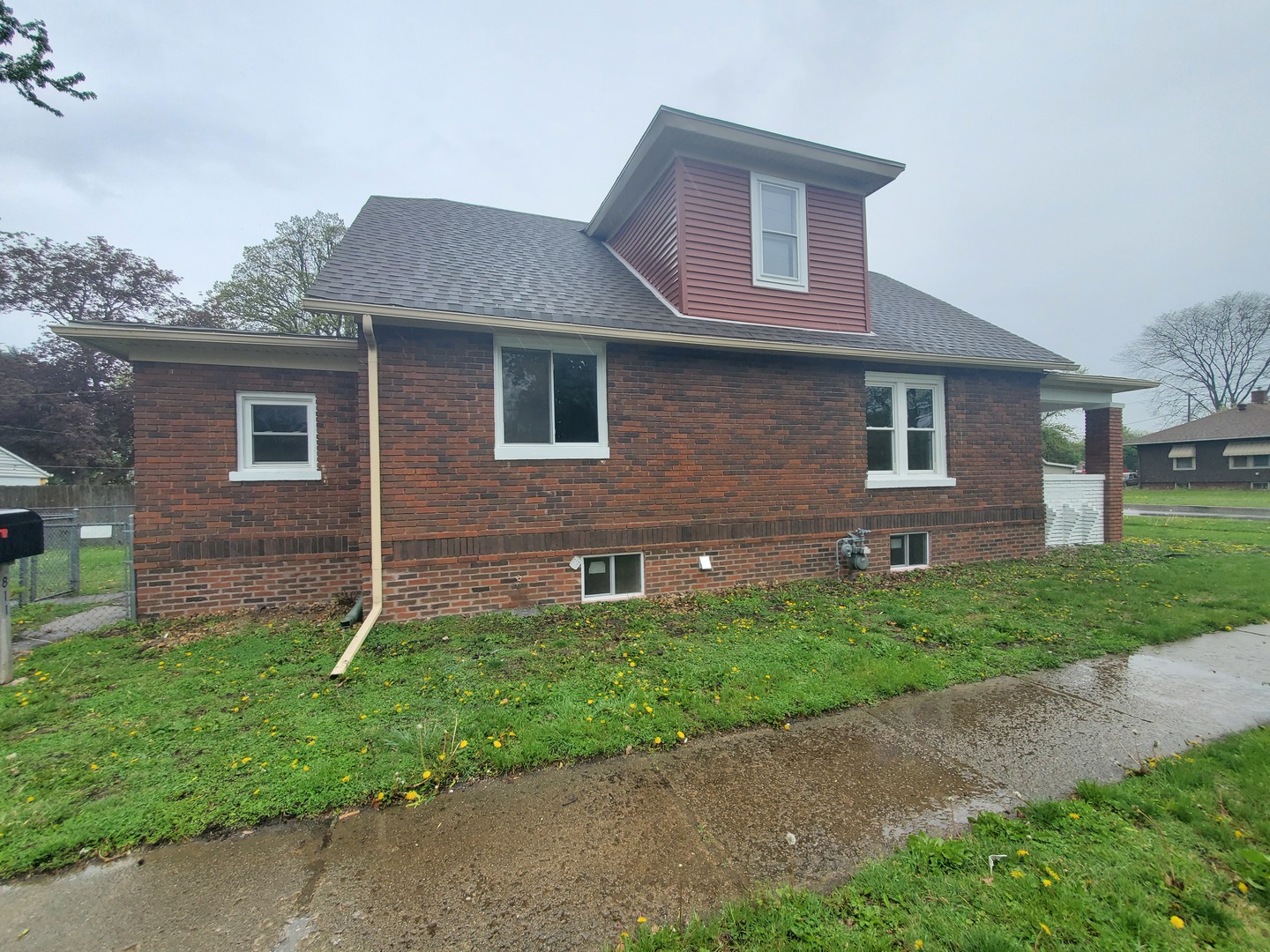 811 E 12th Street Property Photo 21