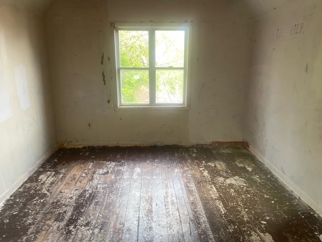 6643 S Wood Street Property Photo 6