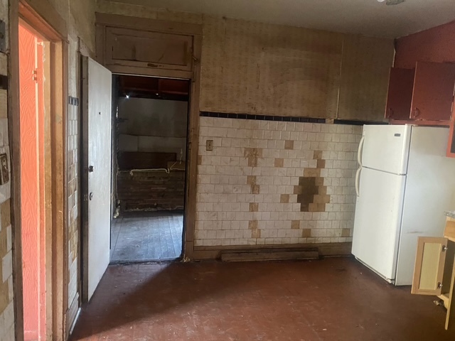 6643 S Wood Street Property Photo 8