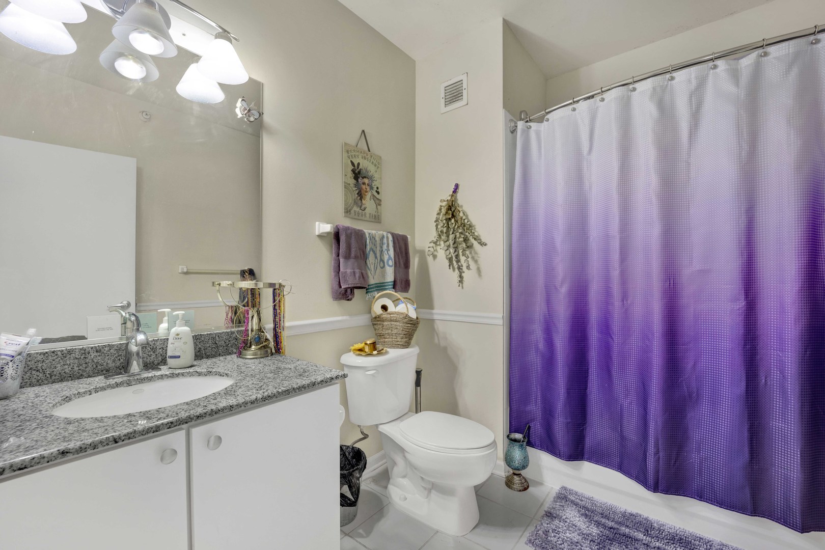 645 N Kingsbury Street 1107 Property Photo 13