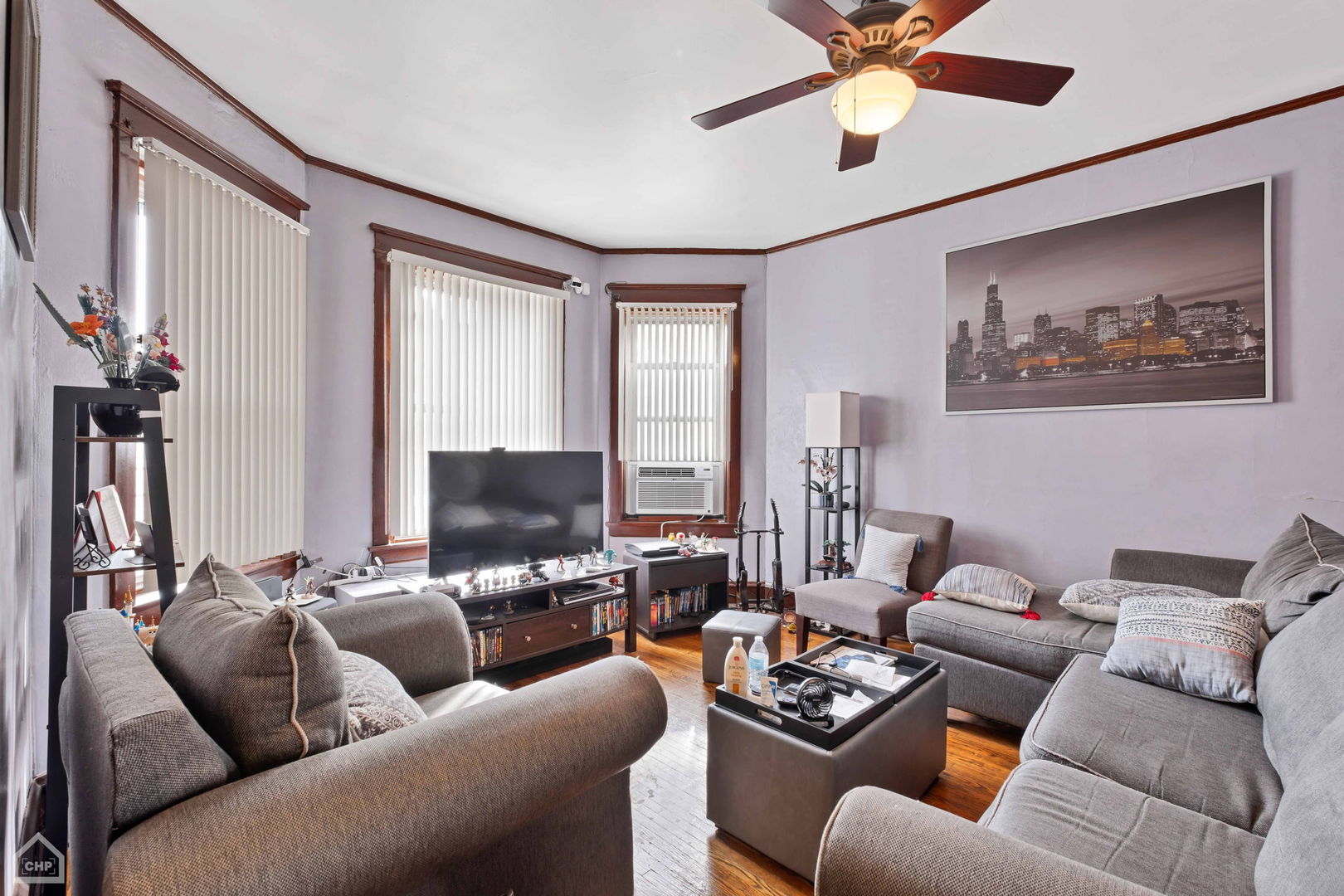 2304 N Kenneth Avenue Property Photo 4