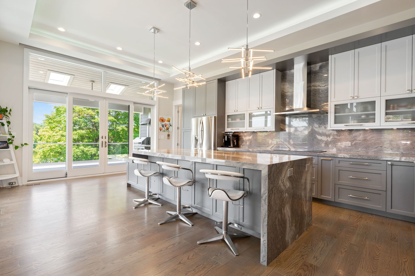 1120 Roselle Road Property Photo 12