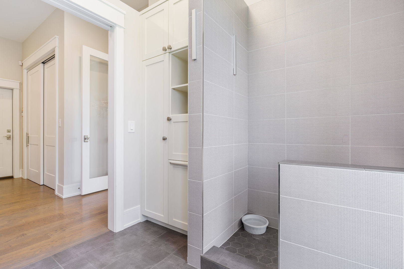 1120 Roselle Road Property Photo 17