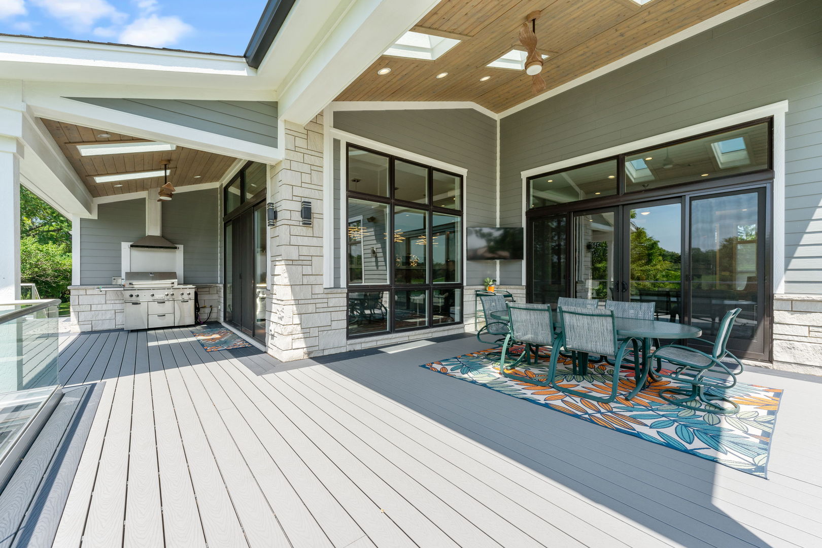 1120 Roselle Road Property Photo 30