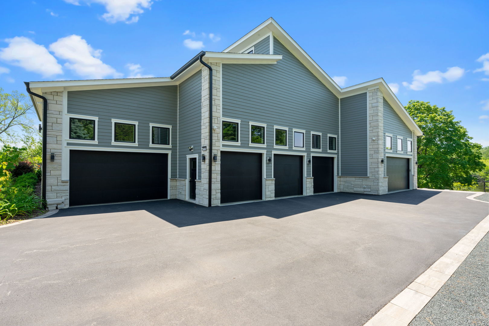 1120 Roselle Road Property Photo 34