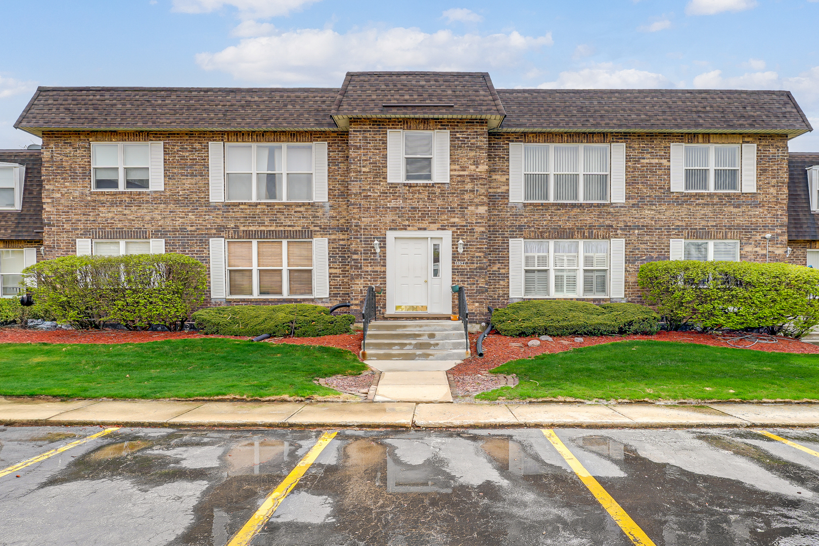 18527 Harwood Avenue 1a Property Photo 2