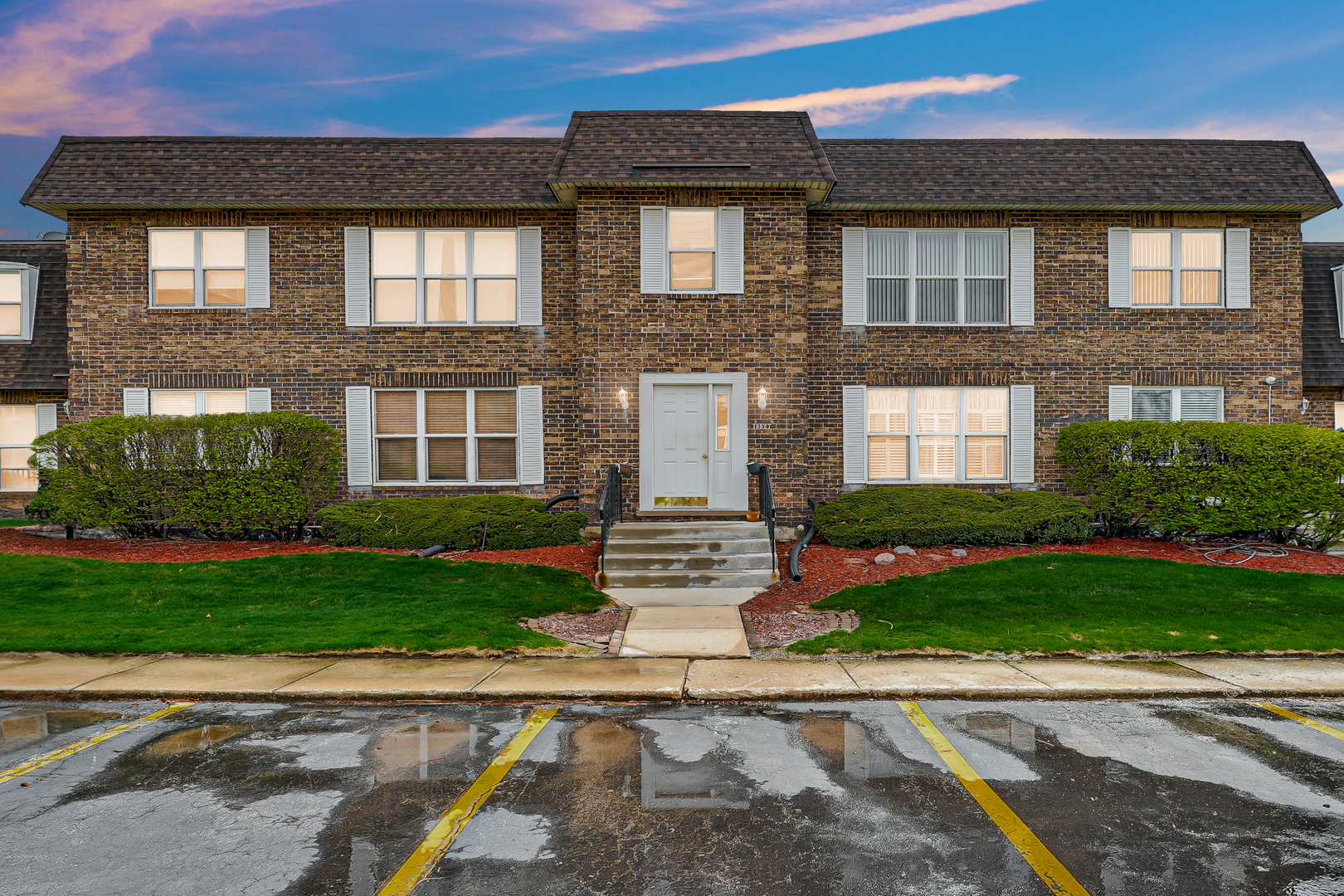 18527 Harwood Avenue 1a Property Photo 3