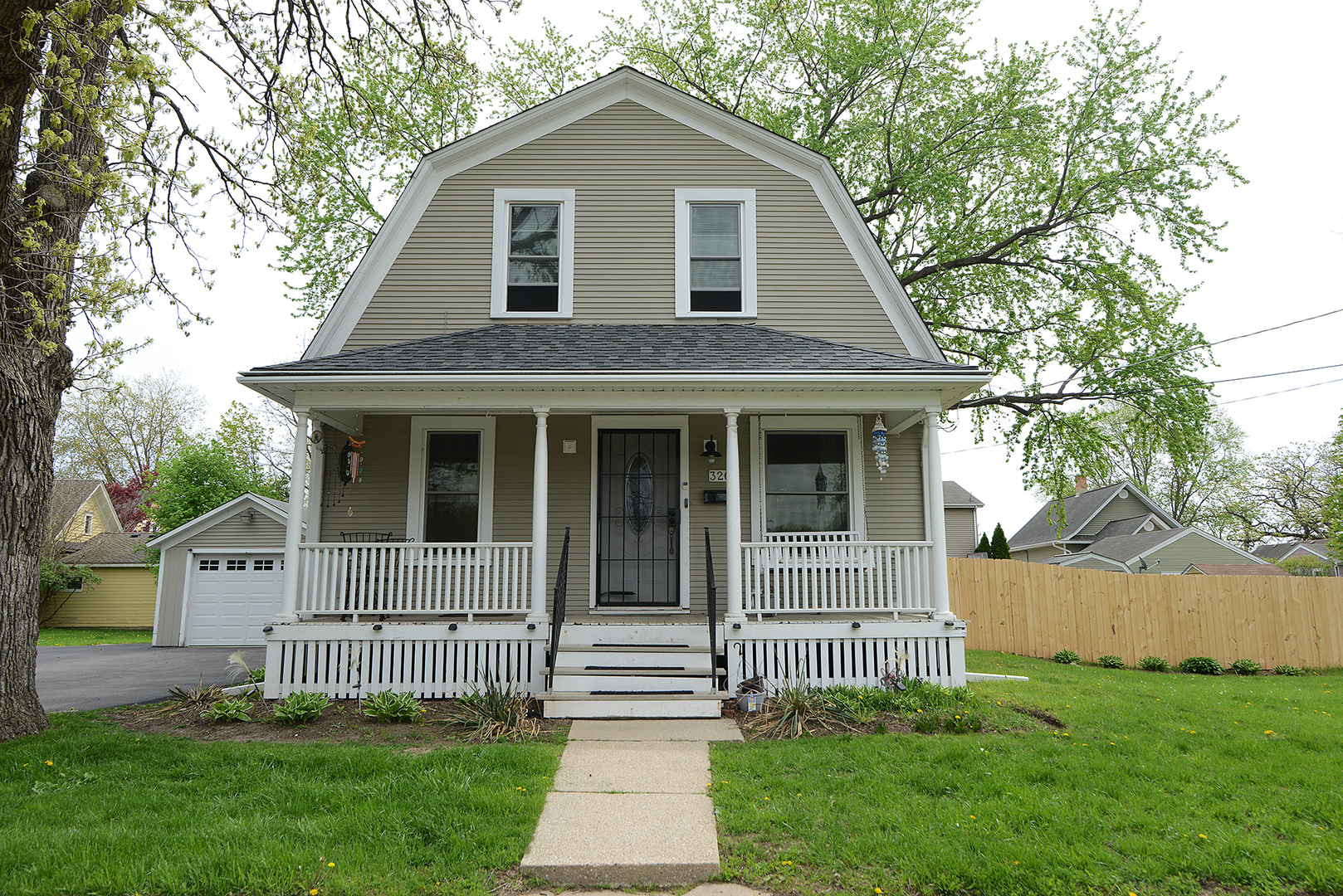 320 N Grove Street Property Photo