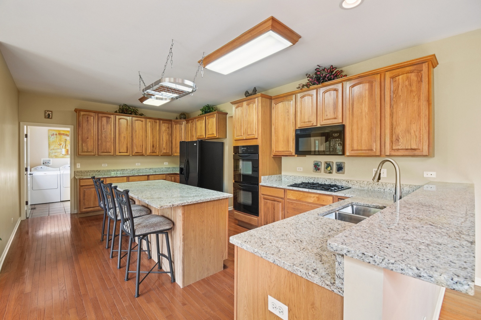 7770 Farrell Dr Property Photo 6