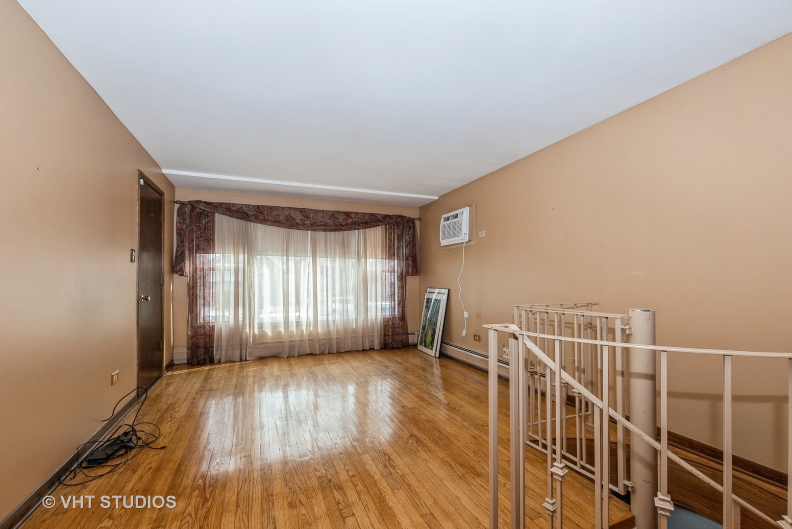 6004 S Kolmar Avenue Property Photo 2