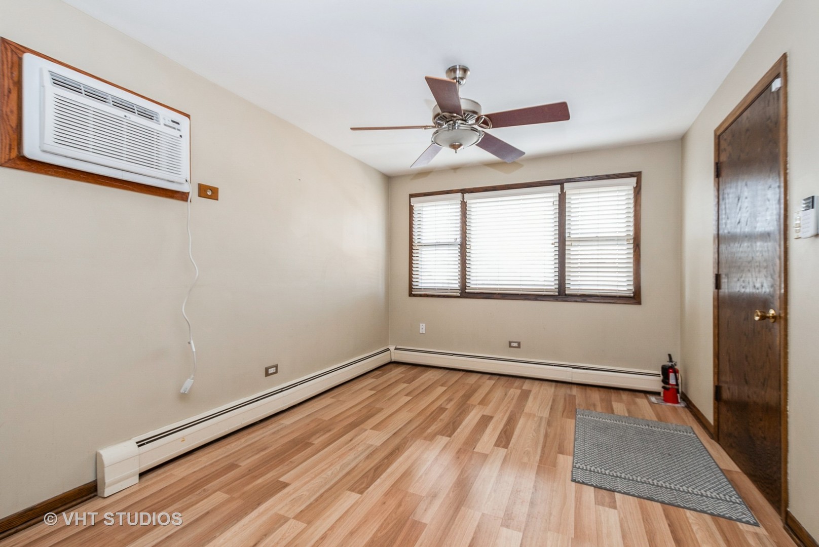 6004 S Kolmar Avenue Property Photo 4