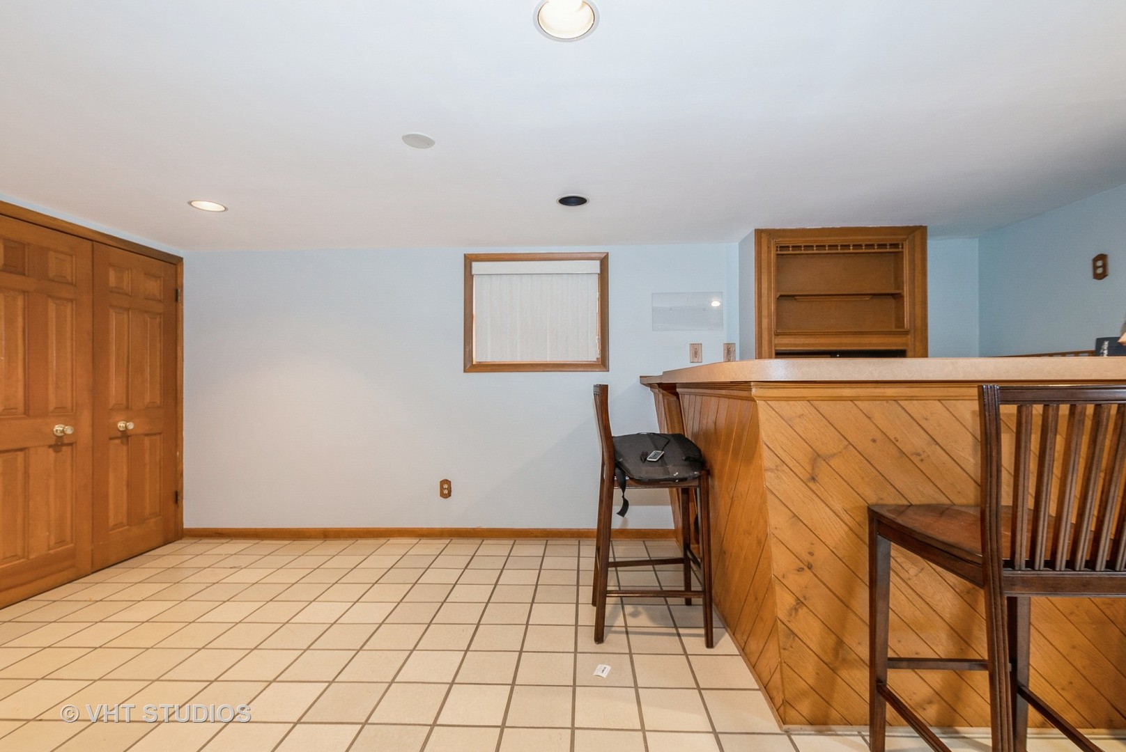 6004 S Kolmar Avenue Property Photo 6