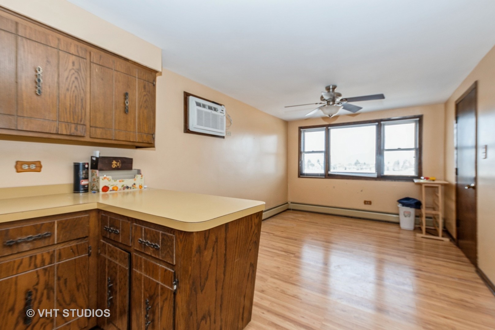 6004 S Kolmar Avenue Property Photo 13