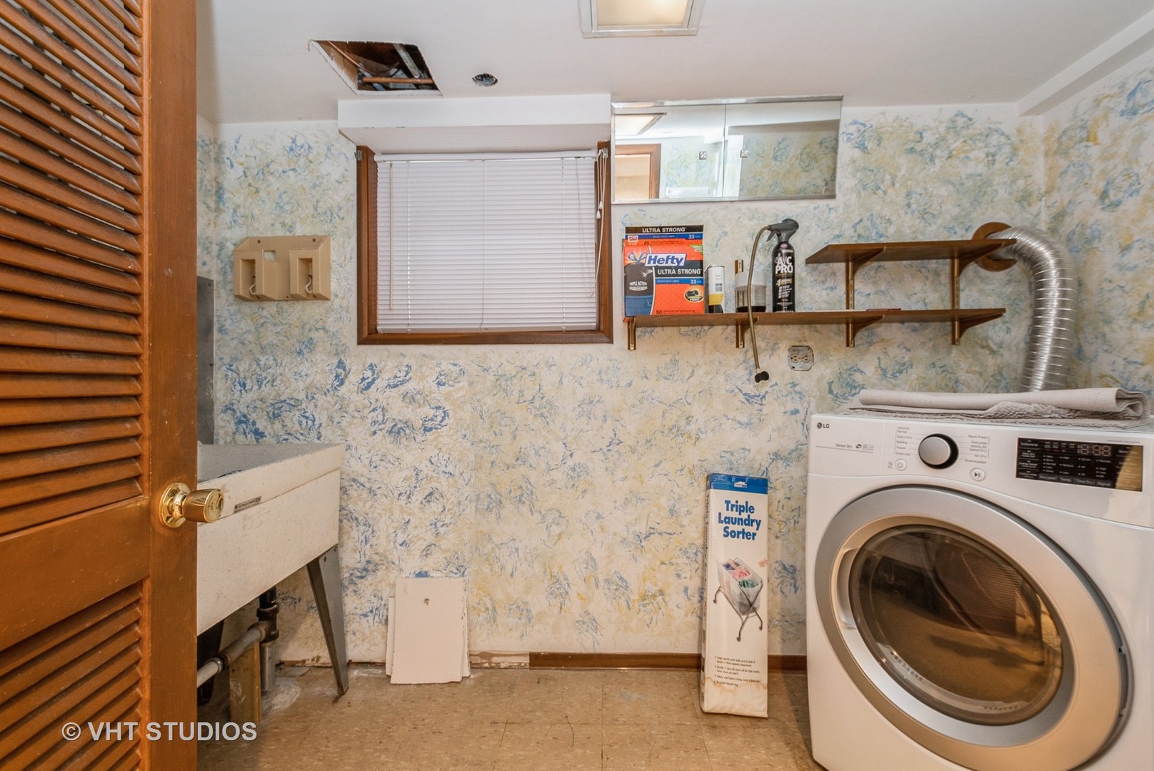 6004 S Kolmar Avenue Property Photo 19