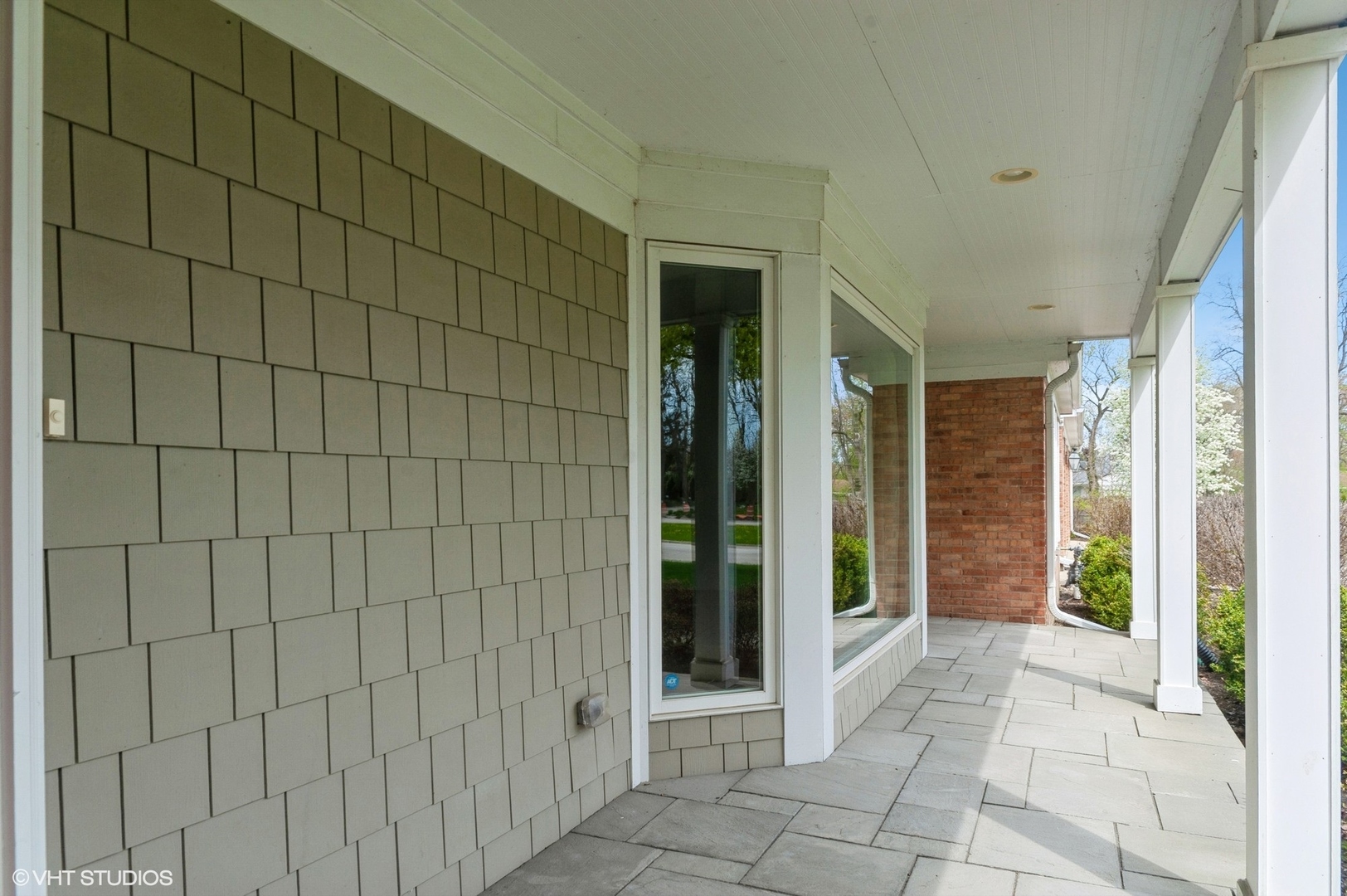 380 Deerpath Square Property Photo 5