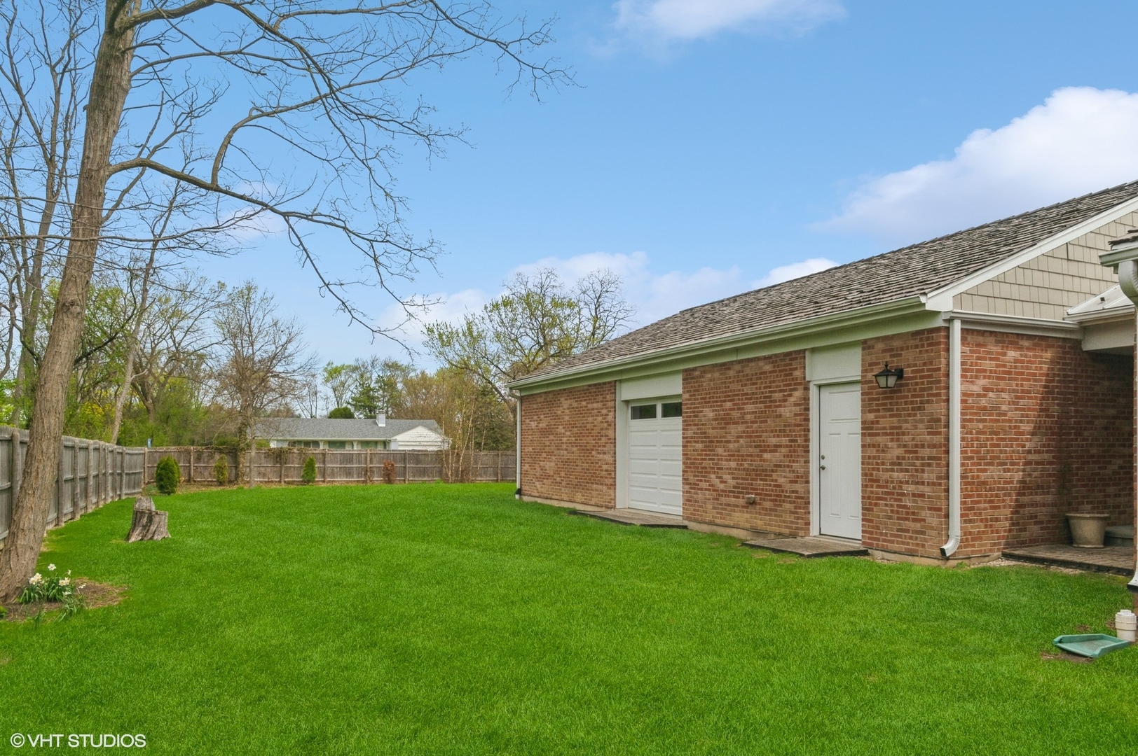 380 Deerpath Square Property Photo 8