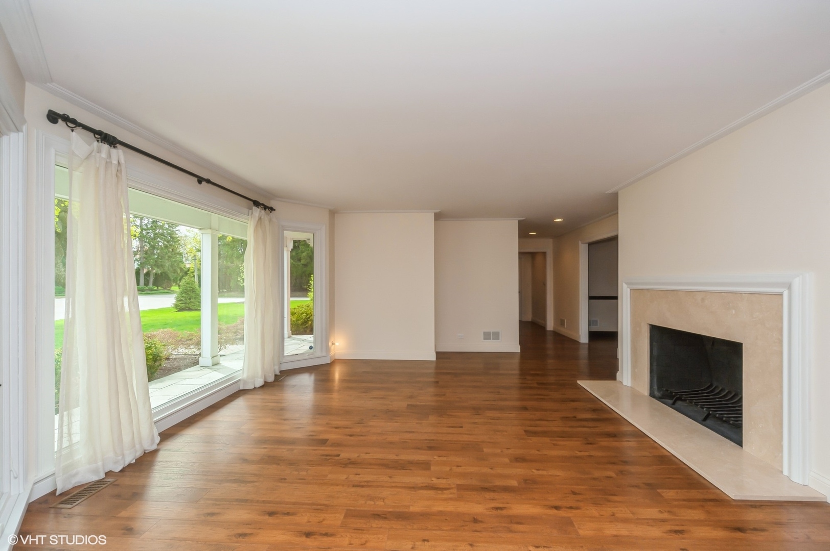 380 Deerpath Square Property Photo 10