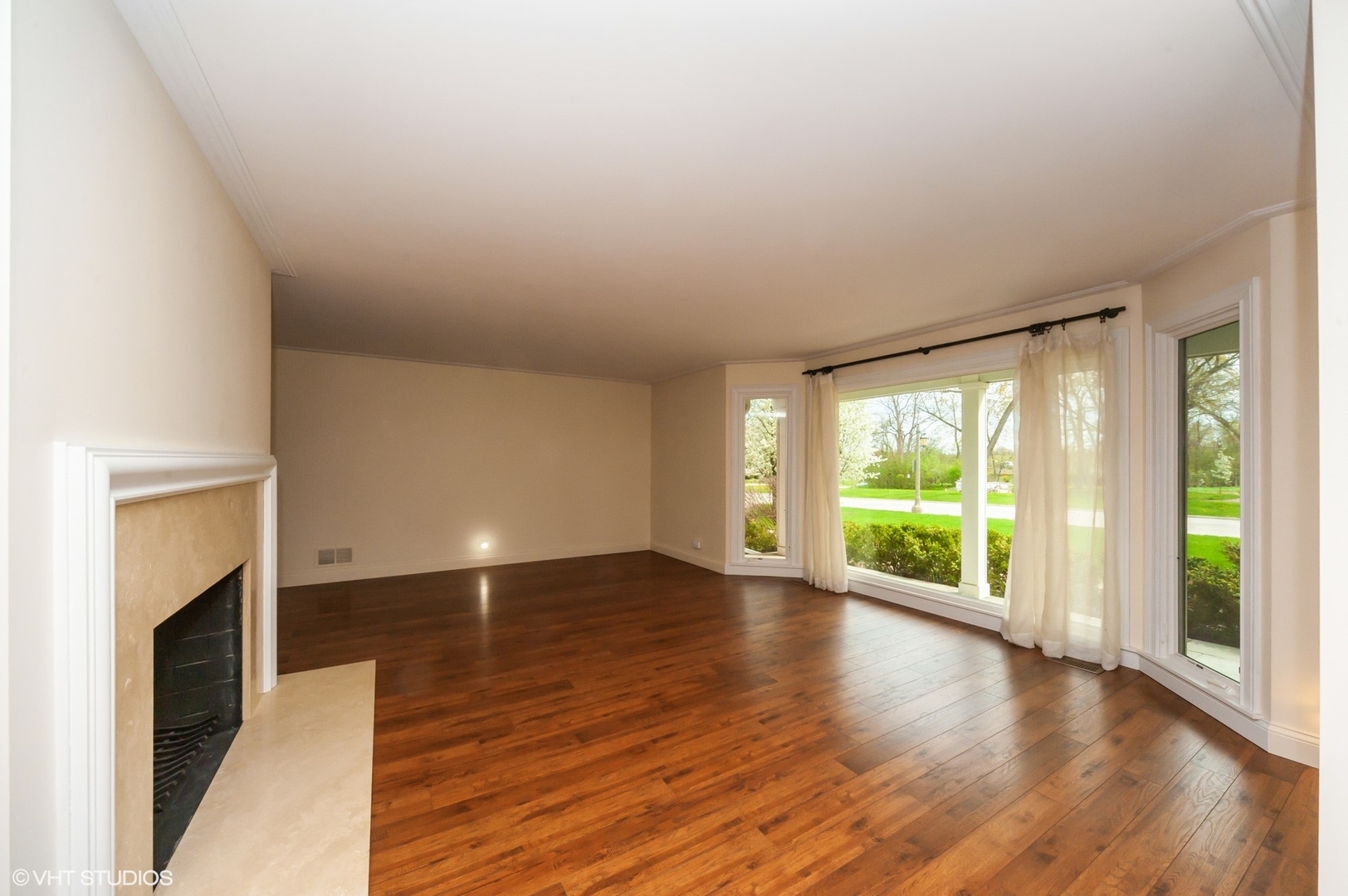 380 Deerpath Square Property Photo 11