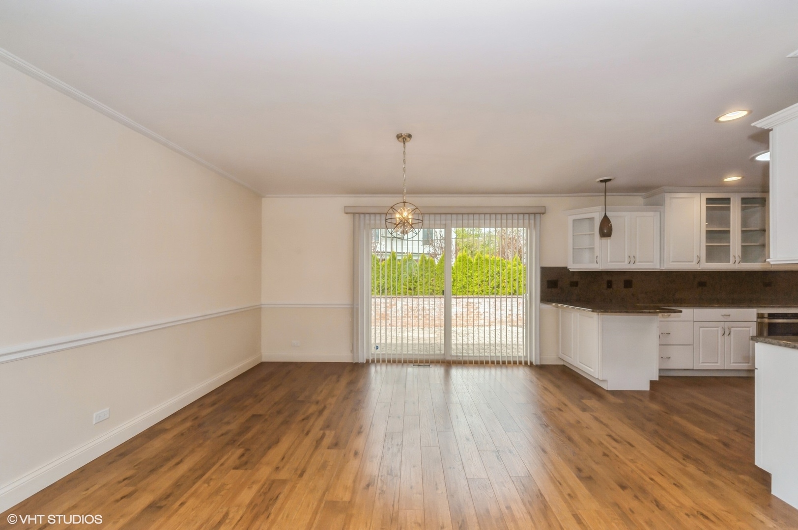 380 Deerpath Square Property Photo 16