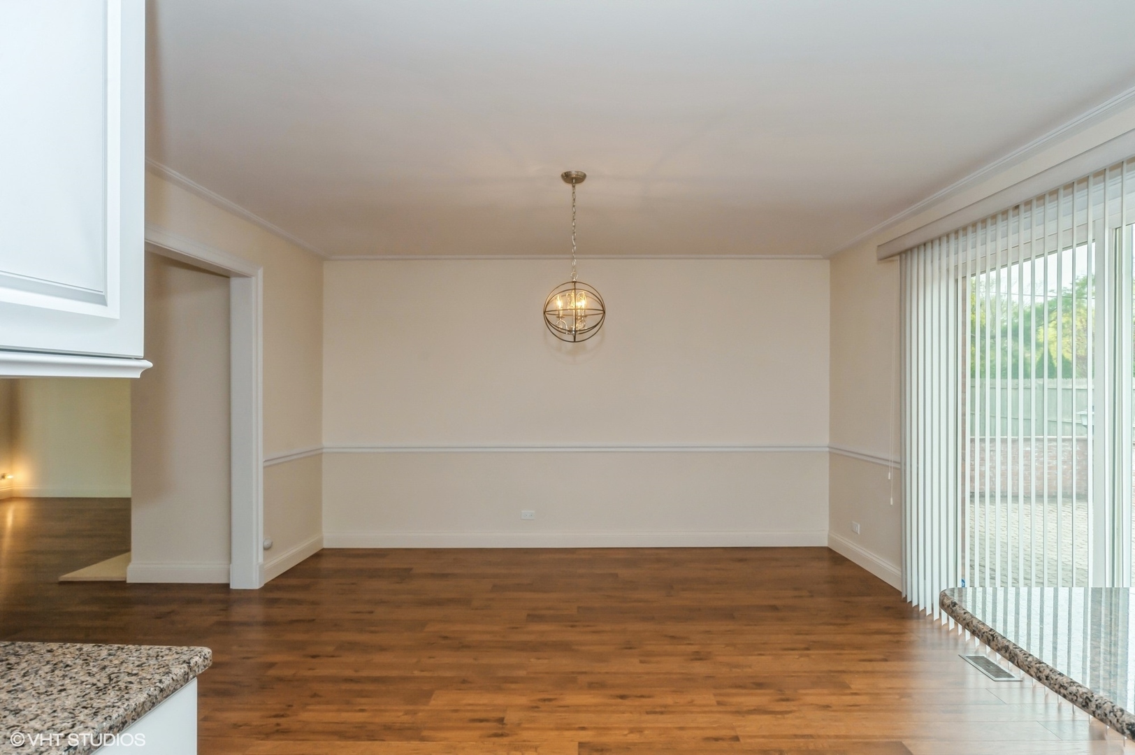 380 Deerpath Square Property Photo 18
