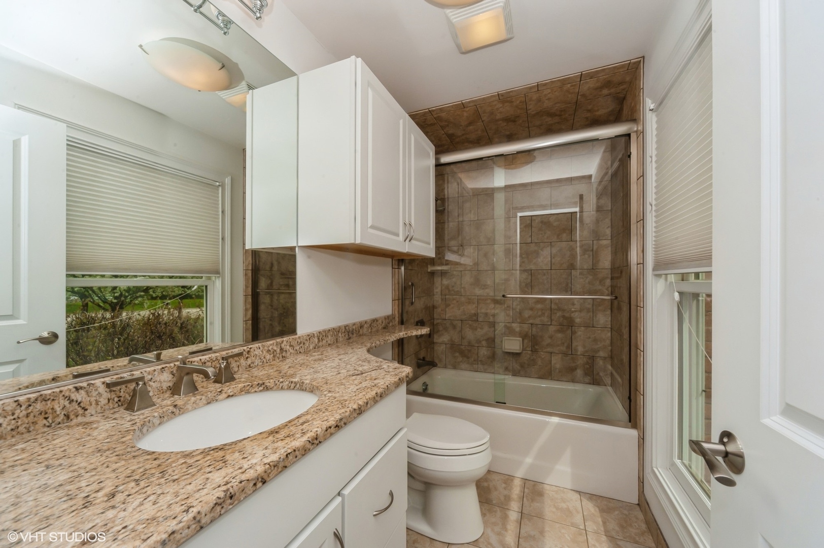 380 Deerpath Square Property Photo 23