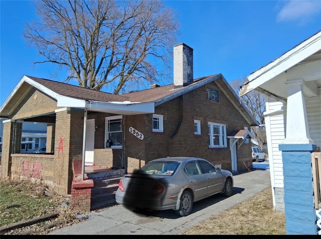 1352 E Locust Street Property Photo